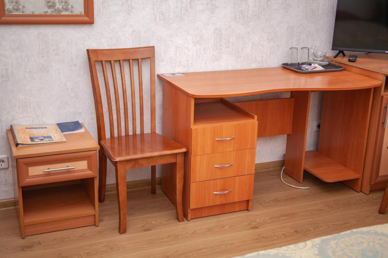 Hotel Piligrim 3 Mikolajiv Kültér fotó