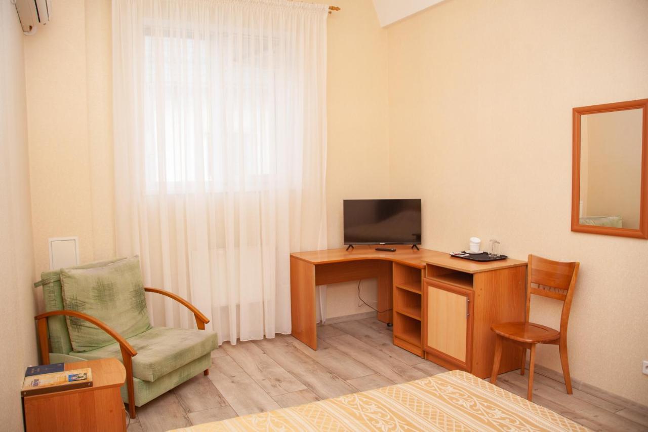 Hotel Piligrim 3 Mikolajiv Kültér fotó