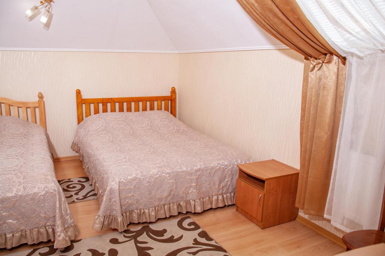 Hotel Piligrim 3 Mikolajiv Kültér fotó